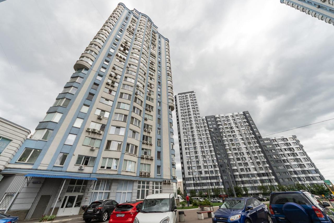 Комфортная Квартира На Метро Осокорки Kiev Eksteriør bilde