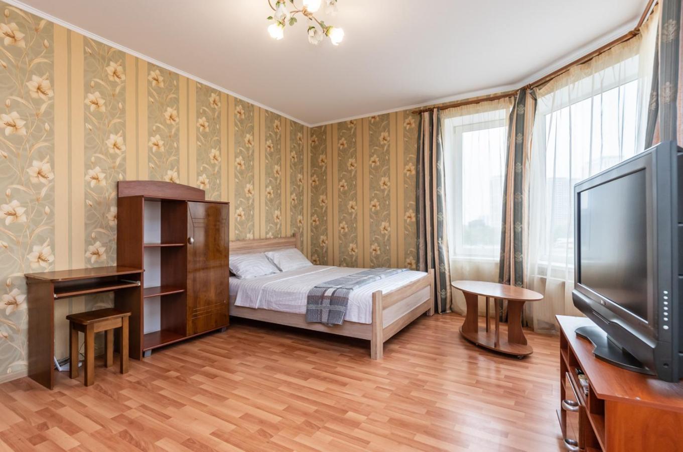 Комфортная Квартира На Метро Осокорки Kiev Eksteriør bilde